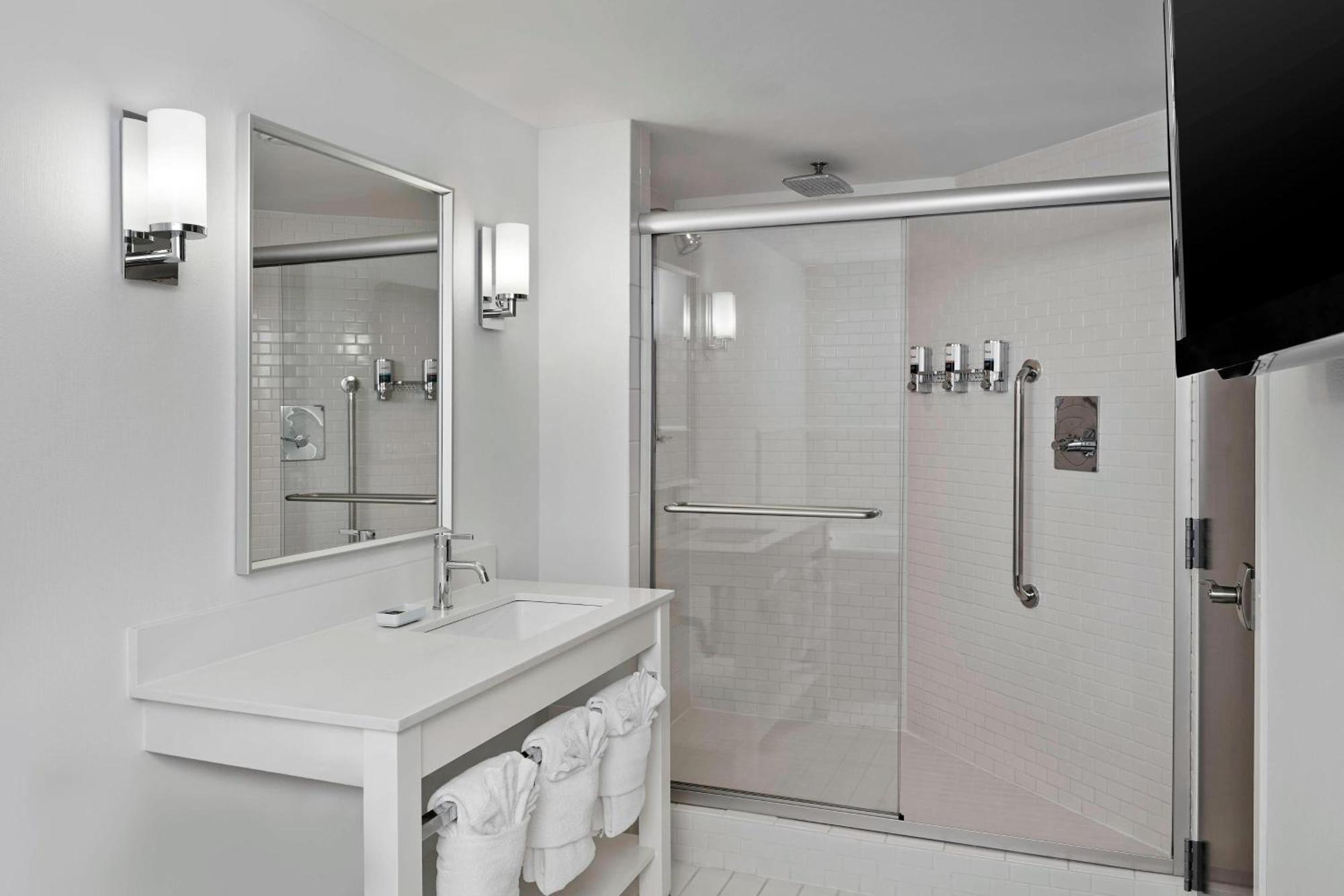 Four Points By Sheraton Mall Of America Minneapolis Airport Hotel 3*