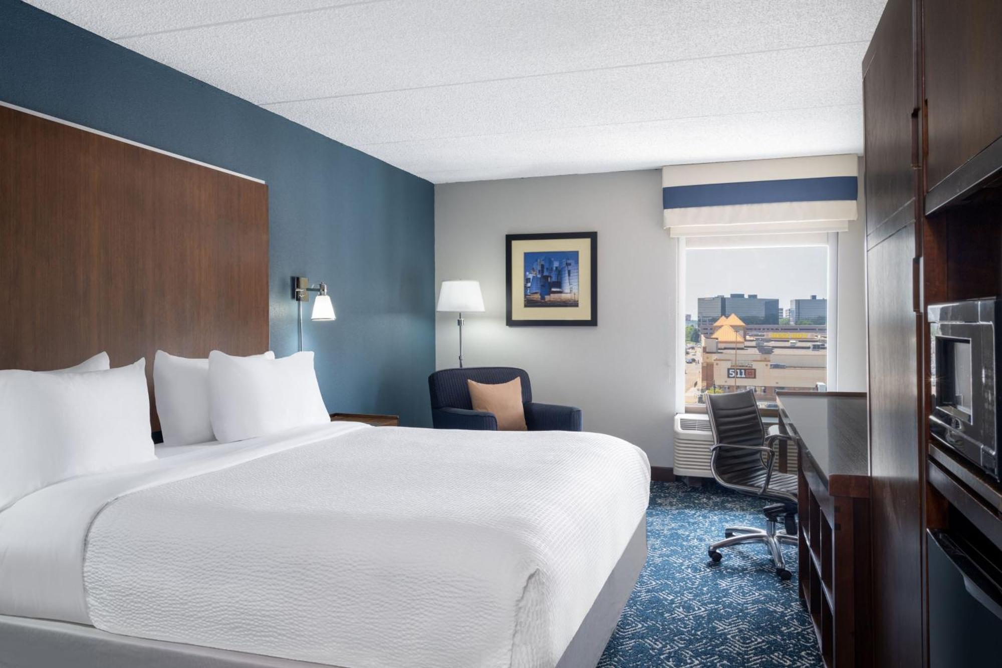 Four Points By Sheraton Mall Of America Minneapolis Airport Hotel